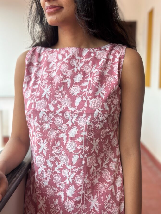 Pink floral sleeveless Kurta - Image 2