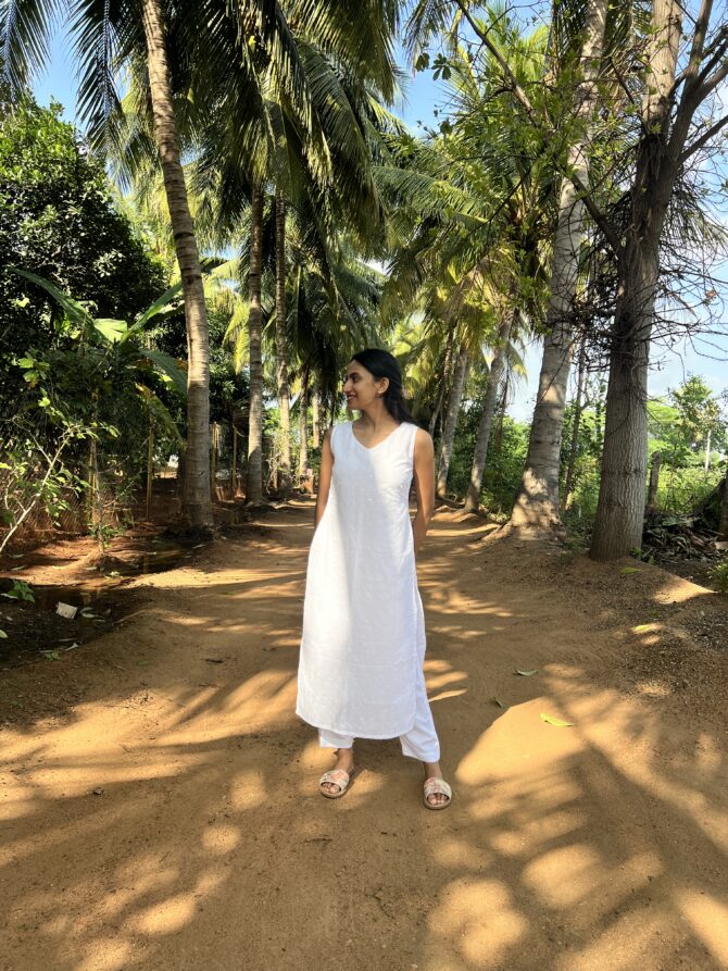 White hakoba Kurta with organza dupatta - Image 4