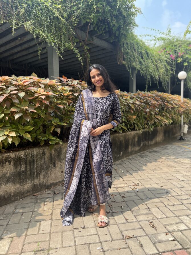 Blue Bandhini Kurta - Image 2