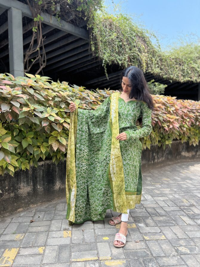 Emerald Bandhini Kurta - Image 3