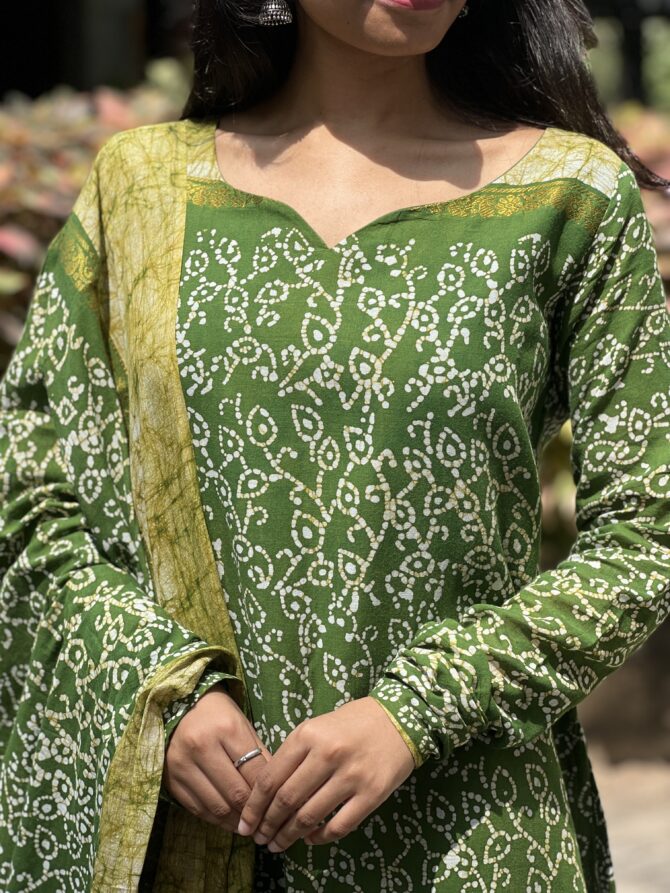 Emerald Bandhini Kurta - Image 2