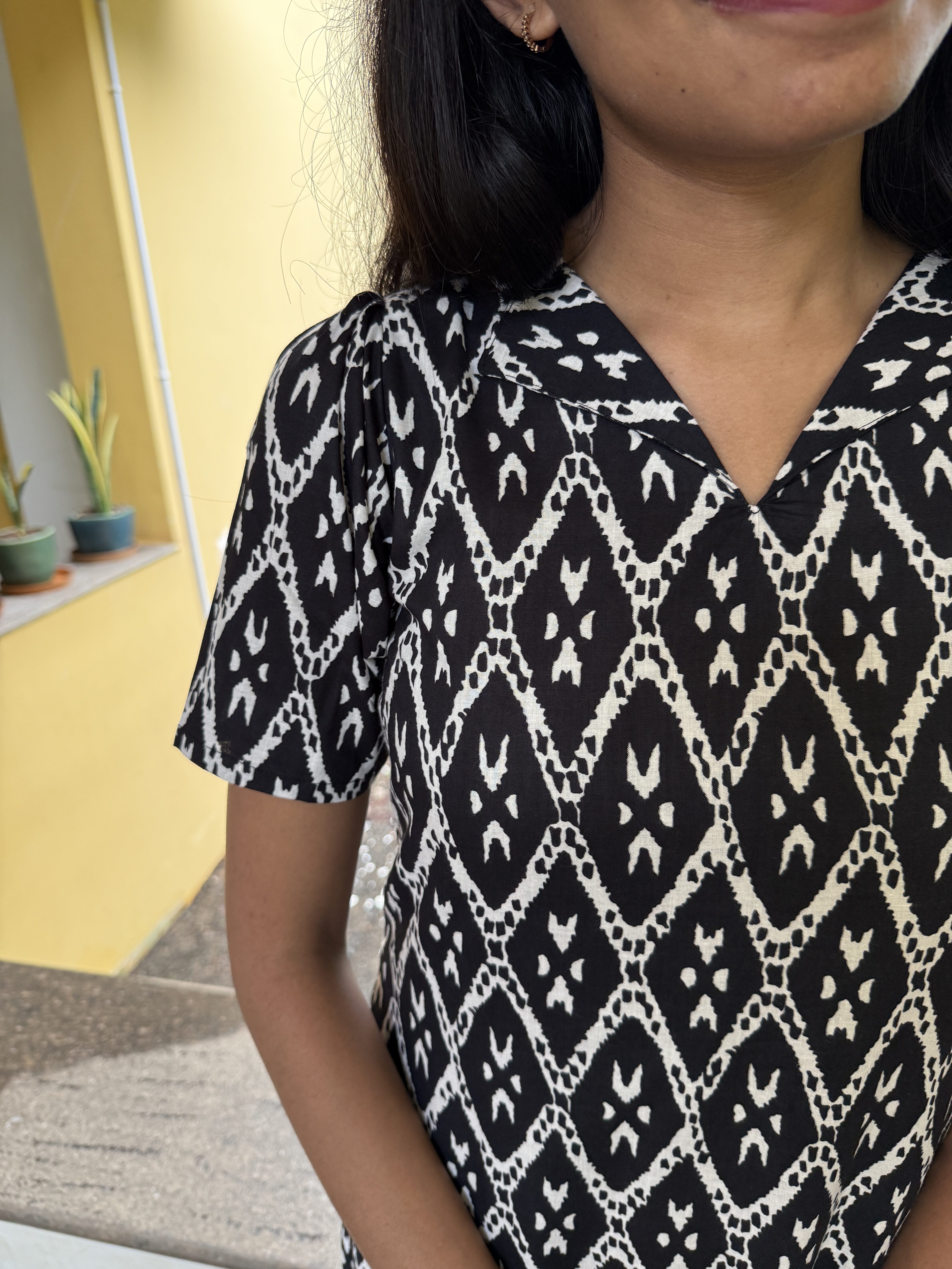 Monochrome printed cotton kurta - Image 4