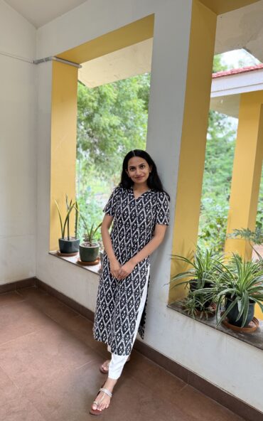 Monochrome printed cotton kurta